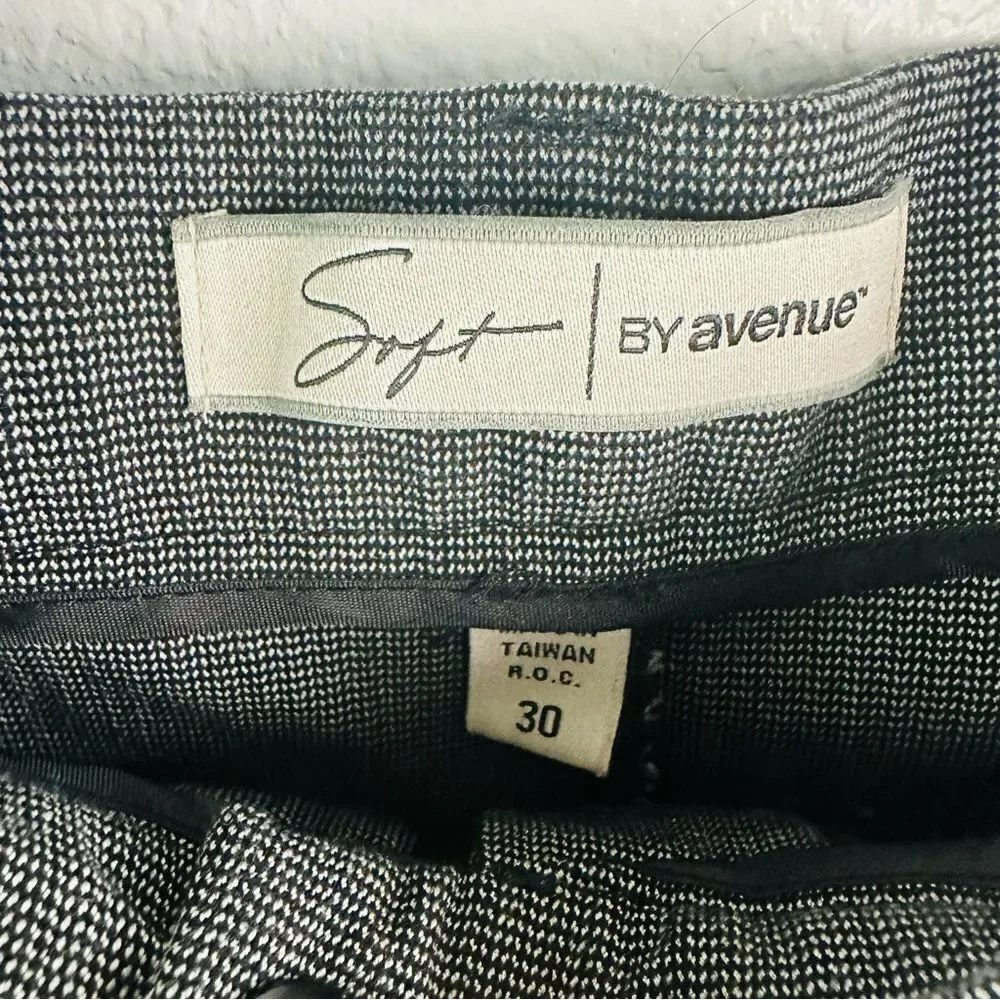 Avenue‎ Soft Gray Pants Size 30W